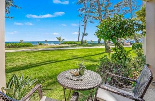 Wailua Apartment | Romantic Oceanfront Escape