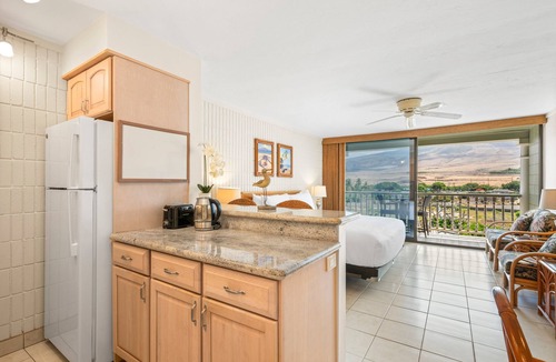 Historic Lahaina Front Street Apartment | Romantic Retreat – Lahaina Shores 504, Sunrise Balcony