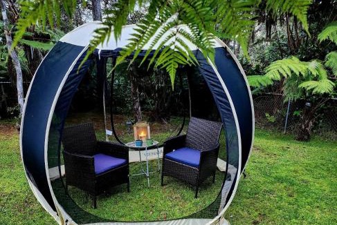 Ohia Estates House | Romantic Retreat, Relax at Hot-tub, Indoor & Outdoor shower, firepit, 5 min to Hawaii Volcano park