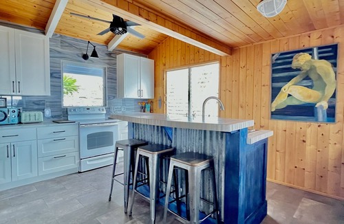 Captain Cook Cottage | Romantic Sea Side Cottage known as "POI*13"