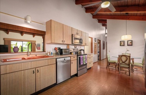 Kona Paradise Apartment | Romantic Tropical Retreat, 150 yds from the Ocean!