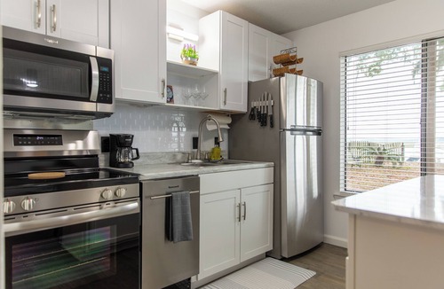 Shell Point Condo | Romantic Waterfront Getaway 1st Floor Deep Water Views