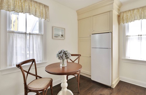 Ocean Grove Apartment | Romantic, Way Better than Hotel - Block from Beach Free Wifi - Enhanced Cleaning