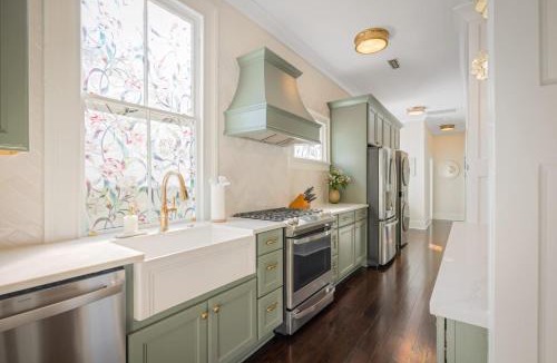 Cannonborough Elliotborough House | Rooftop & Hot Tub & Parking - 3 Blocks to King