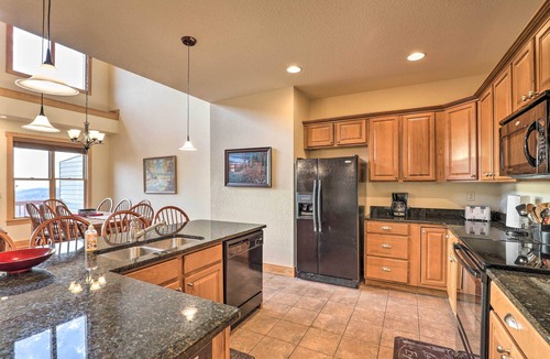 Wolf Laurel House | Roomy Mars Hill Townhome w/Deck + Mtn Views!