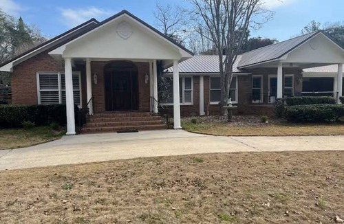 Pittsview House | Roomy Retreat! Two private king suites & a queen!