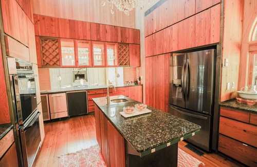Thomasville House | RoveTravel | Thomasville Home | Villa w/Lake Views