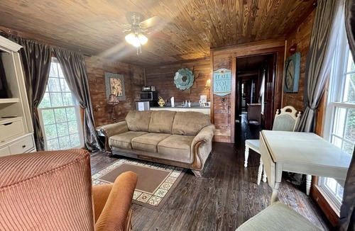 Hartsfield Cottage | Row Cottages Jasmine Cottage