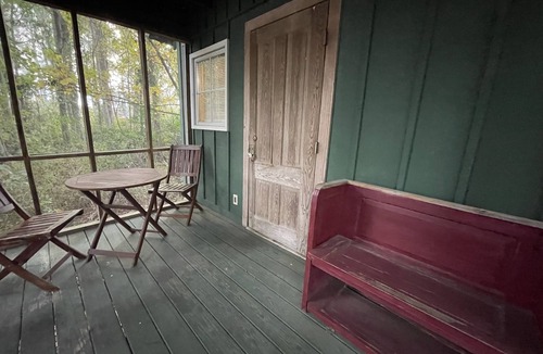 Hartsfield Cottage | Row Cottages Redbud Cottage