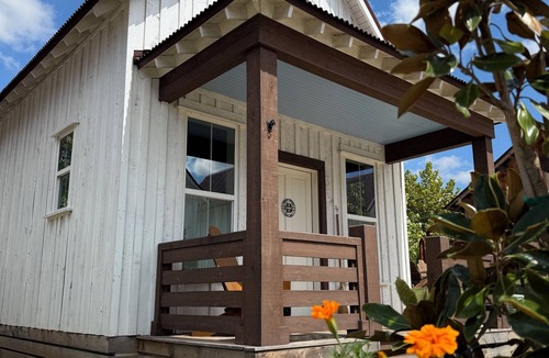 Driftwood Cabin | Row Home - Standard Cabin M