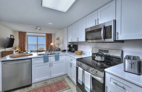 Myrtle Beach Condo | Roxanne Towers by Elliott Beach Rentals