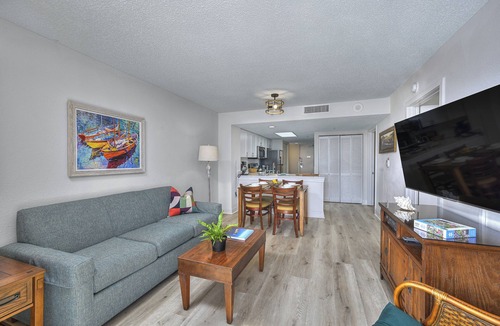 Myrtle Beach Condo | Roxanne Towers by Elliott Beach Rentals