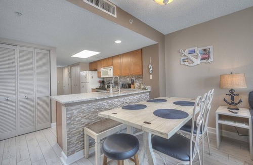 Myrtle Beach Condo | Roxanne Towers by Elliott Beach Rentals