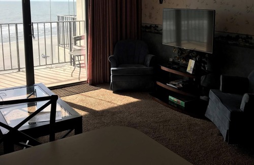 Garden City Condo | Royal Garden Ocean Front Unit 405