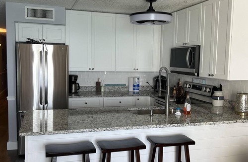 Garden City Condo | Royal Garden Unit 610