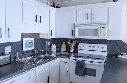 Garden City Condo | Royal Gardens Ocean Front #1014
