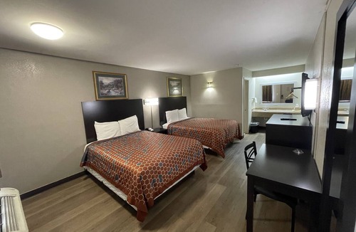 Fredericksburg Hotel | Royal Inn Motel
