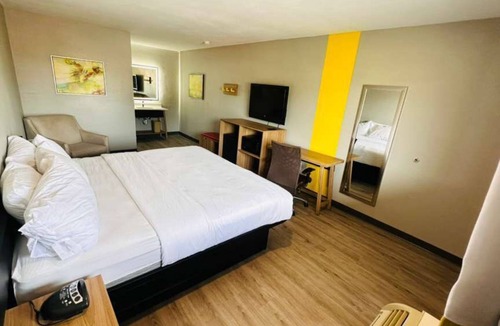Richmond Hill Hotel | Royal Inn Richmond Hill- Savannah I-95