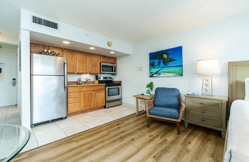 Kahana Condo | Royal Kahana 702 Studio Bedroom Condo by RedAwning