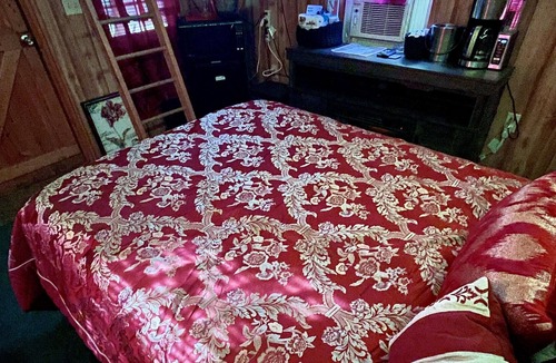 Brooklyn Cabin | Ruby Kush Cabin w/ sleeping loft on cannabis friendly campground