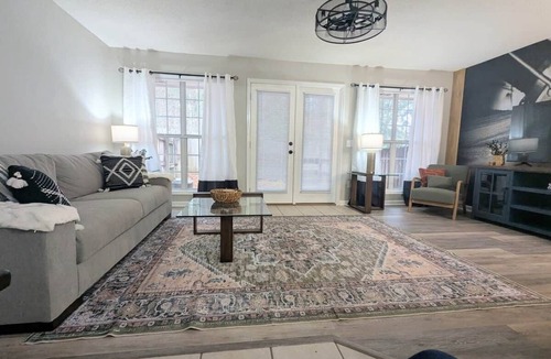 Enterprise House | Rucker's Retreat 2 BR Townhouse *Pool* 5 min to Fort Rucker