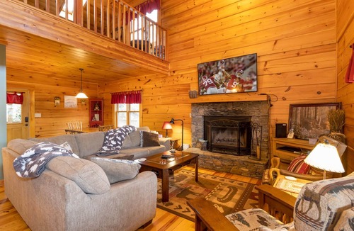 Todd Cabin | Rustic Cabin With Mountain Views
