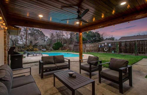 Westbury House | Rustic Modern Escape - 4BD-2BA with Pool & Patio