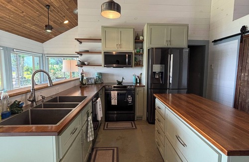 Chapin House | Rustic Relaxing House in Chapin
