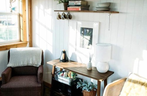 Ferris Cabin | Rustic Tiny House Rental for Weekend Getaways from Dallas