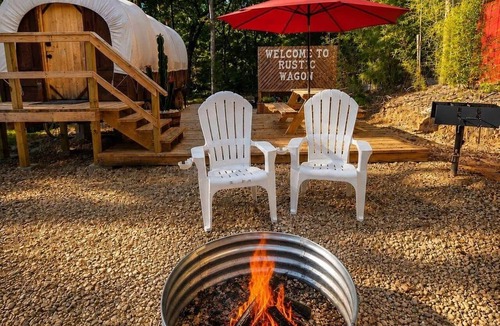 Avinger Cabin | Rustic Wagon Glamping Hot Tub