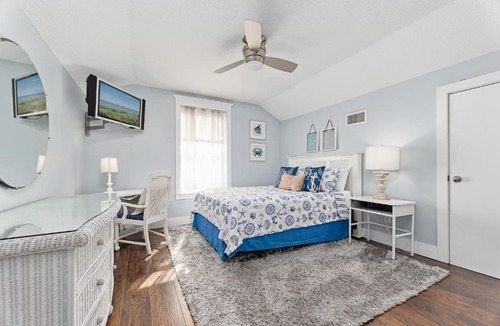Marineland Acres House | Sailing Mood