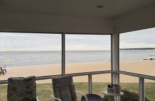 Croom House | SAILORS VIEW! 2 bed 2 bath Beachfront Home
