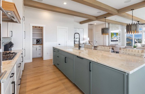 Ocean Sands House | Saltspray Sunrise: Oceanfront, Pool, Elevator OBX