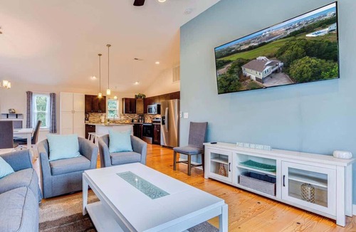 Sea Scape House | Saltwater Pool, Dog Friendly, Fire Pit!