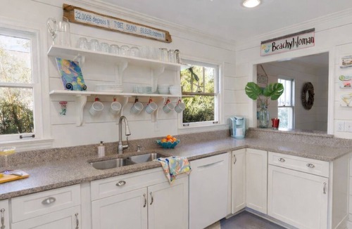 Tybee Island Cottage | Salty Mermaid Cottage, PRIVATE Heated Pool + Hot Tub Cabana, Walk to Beach