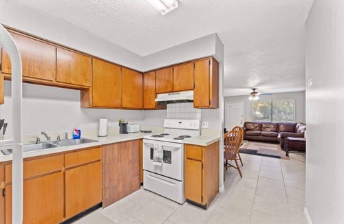 Southside Apartment | San Jose Forest, 2/2, Long-Term