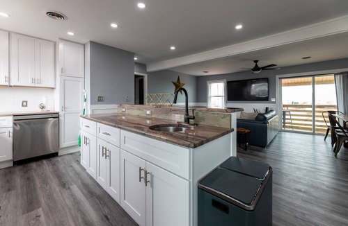 Colington Cottage | Sand Life - Pelican's Upper Deck!