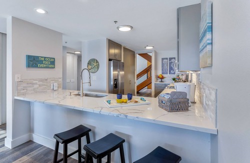 Kahana Condo | Sands of Kahana Penthouse Sandy Swimmable Beach Fully Remodeled Incredible View