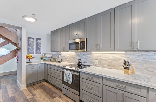 Kahana Condo | Sands of Kahana Penthouse Sandy Swimmable Beach Fully Remodeled Incredible View