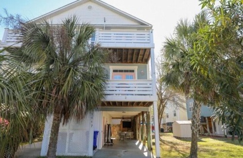 Carolina Beach House | Sandy Bottoms - relax, unwind, and enjoy all the beach has to offer home