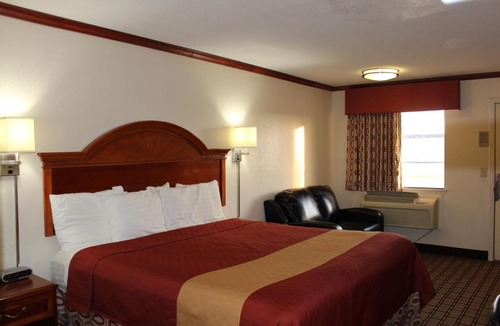 Sanger Hotel | Sanger Inn, Sanger TX