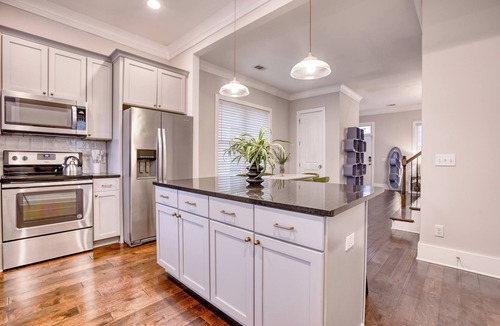 Midtown House | Savannah Escape Near Forsyth with Fire Pit & Private Parking