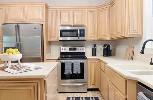 Whitemarsh Island House | Savannah Home with Modern Airstream, Near Tybee