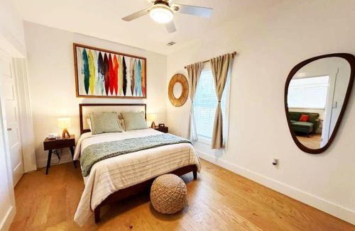 Dixon Park Apartment | Savannah Victorian District With Game Room