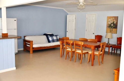 Buchanan Dam Cabin | Scenic Lakeview Log Cabin with Full Kitchen Near Lake Buchanan | Buchanan Dam, Texas