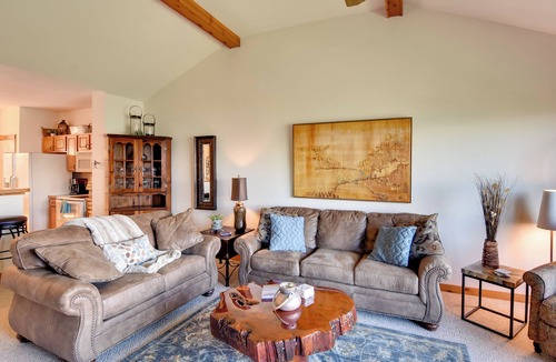 Mountain Air Condo | Scenic Views & Trail Access! Blue Ridge Mtns Condo