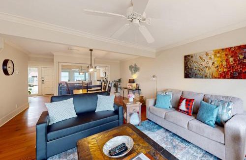 Harbour Town House | Schooner Court 705