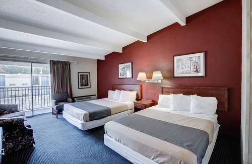 Cedar Knolls Hotel | Scottish Inn