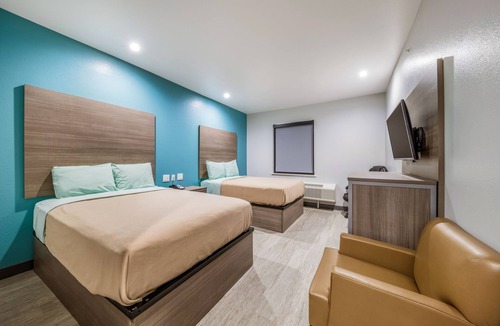 Fort Worth Hotel | Scottish Inns Campus