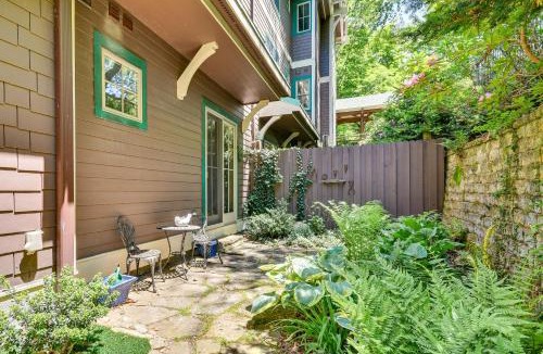 Mountain Air House | Screened Porch + Mtn Views: Luxe Burnsville Condo